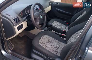 Хэтчбек Skoda Fabia 2006 в 
