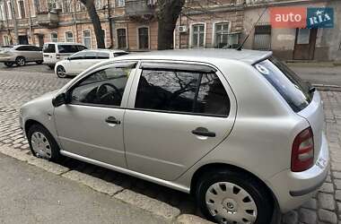 Хэтчбек Skoda Fabia 2002 в 