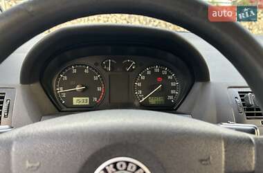 Хэтчбек Skoda Fabia 2002 в 