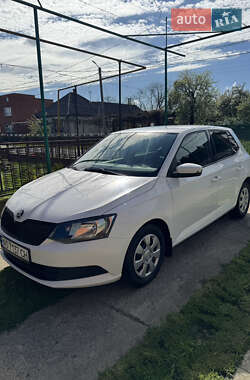 Хэтчбек Skoda Fabia 2015 в 