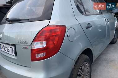 Хэтчбек Skoda Fabia 2012 в 