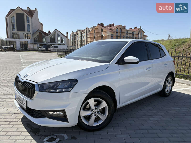 Хэтчбек Skoda Fabia 2023 в 