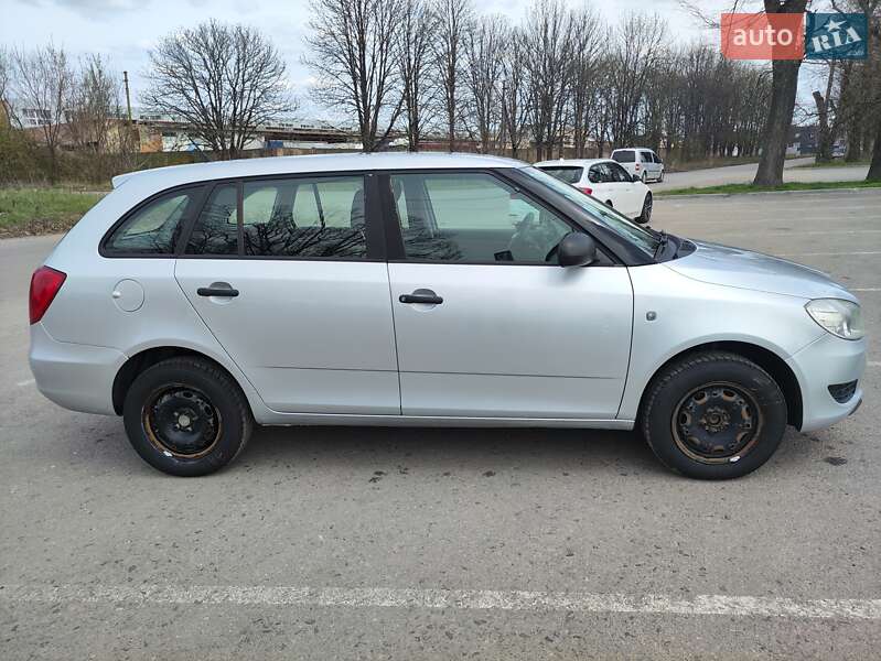 Універсал Skoda Fabia 2011 в Полтаві