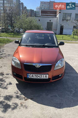 Хэтчбек Skoda Fabia 2008 в 