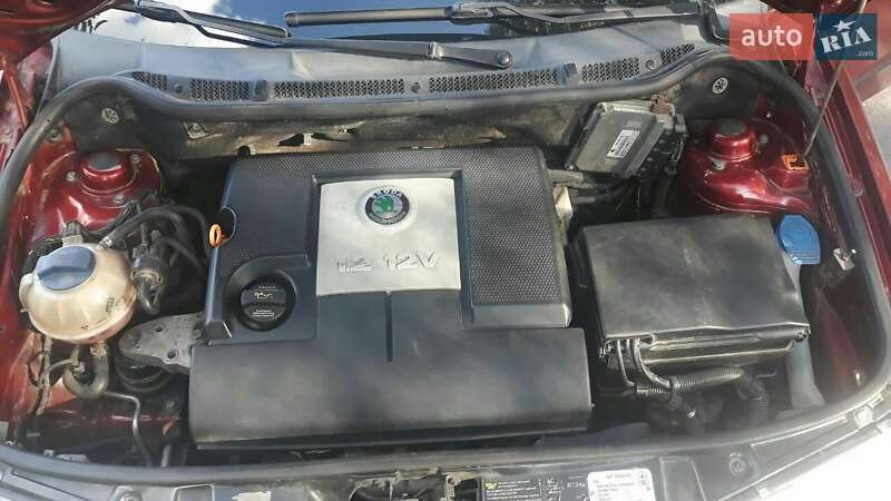 Хэтчбек Skoda Fabia 2003 в Чернигове