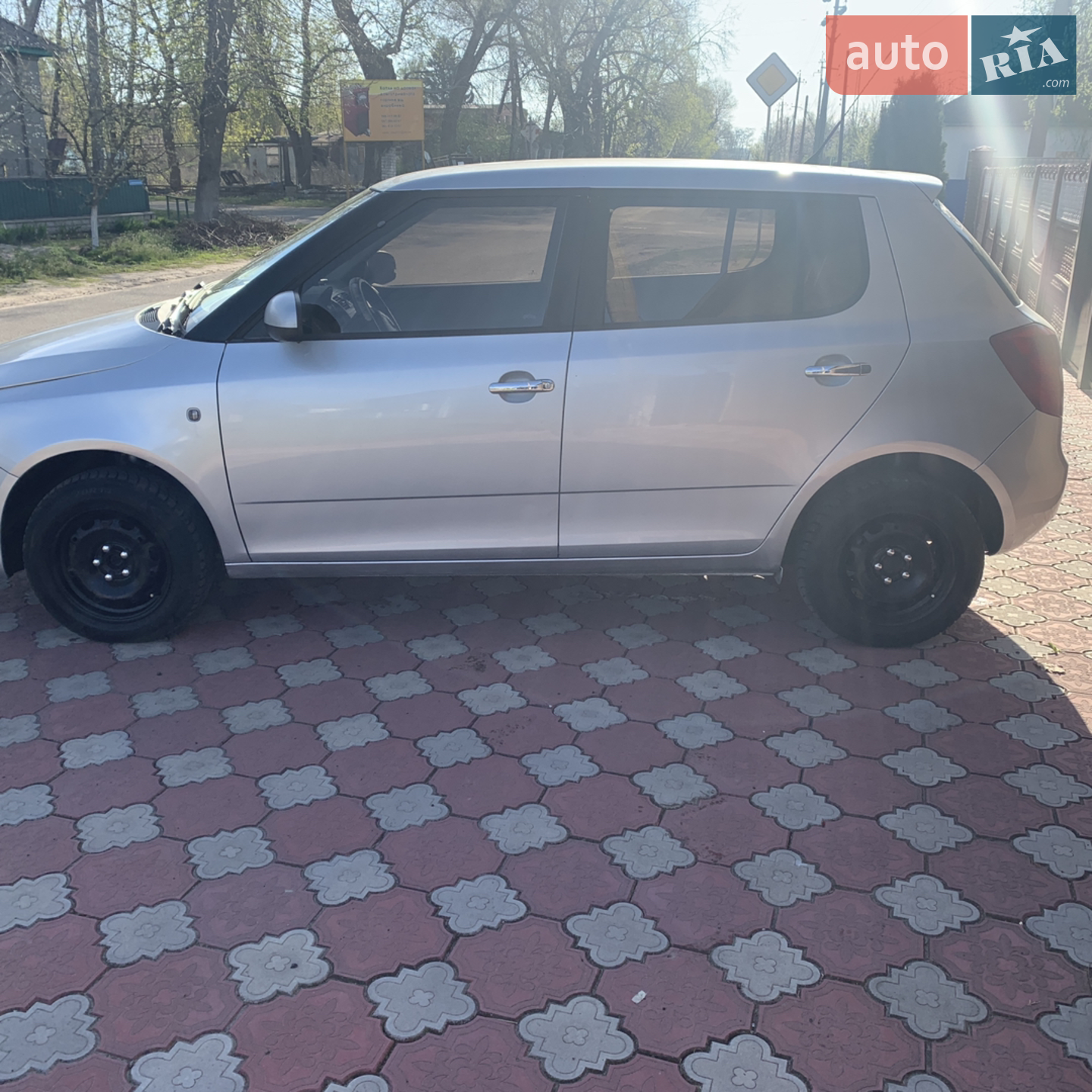 2010 Skoda Fabia - мініатюра 3