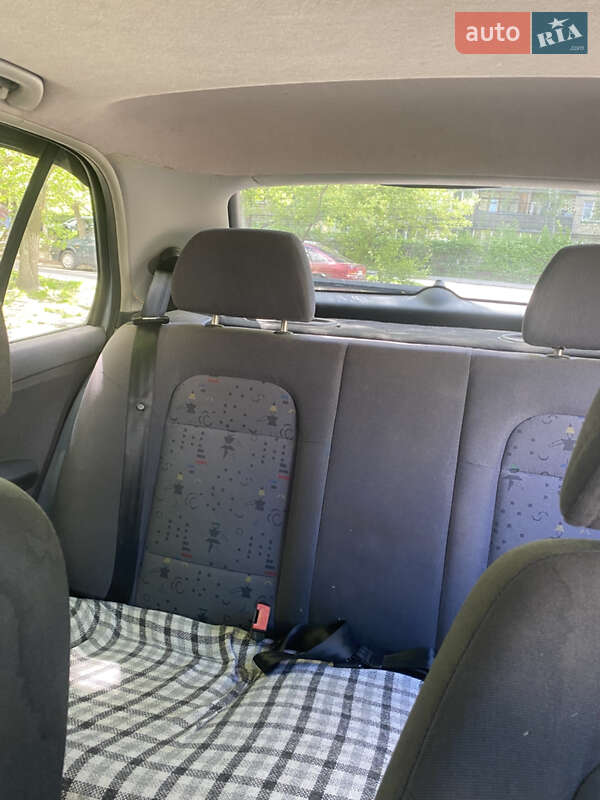 Хэтчбек Skoda Fabia 2002 в Киеве