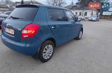 Хэтчбек Skoda Fabia 2010 в 