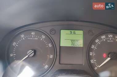 Хэтчбек Skoda Fabia 2011 в 