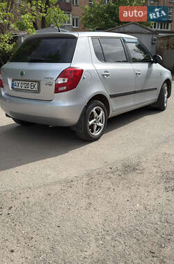 Хетчбек Skoda Fabia 2012 в 