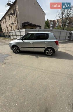 Хетчбек Skoda Fabia 2012 в 