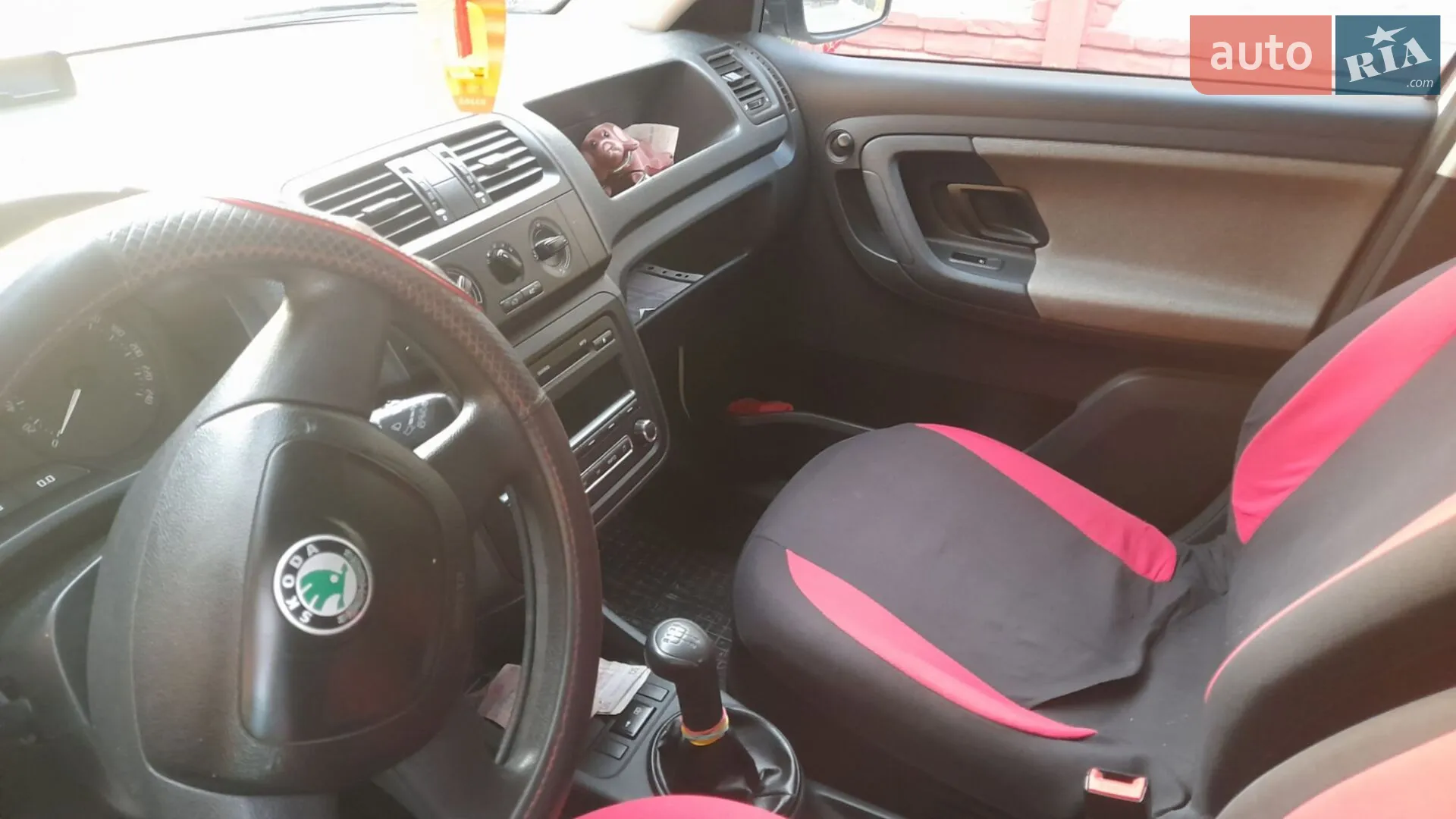 2011 Skoda Fabia - мініатюра 2