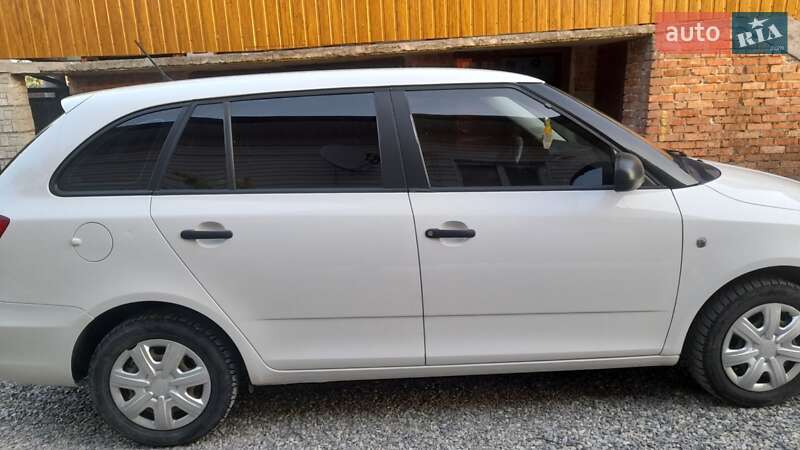 Універсал Skoda Fabia 2011 в Івано-Франківську