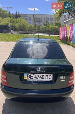 Седан Skoda Fabia 2003 в 