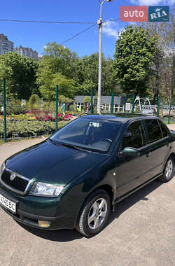 Седан Skoda Fabia 2003 в 