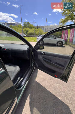 Седан Skoda Fabia 2003 в 