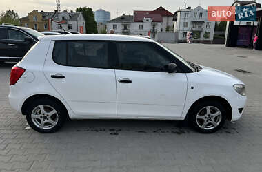 Хэтчбек Skoda Fabia 2014 в 
