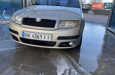 Хетчбек Skoda Fabia 2006 в 