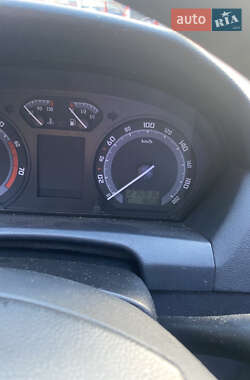 Хетчбек Skoda Fabia 2006 в 