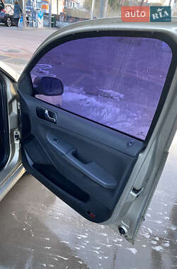 Хетчбек Skoda Fabia 2006 в 