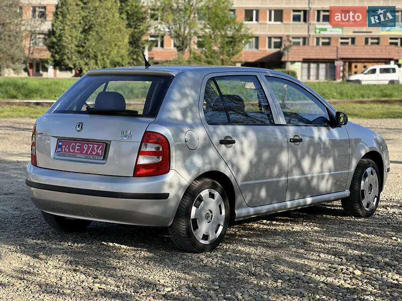 Хетчбек Skoda Fabia 2002 в Долині