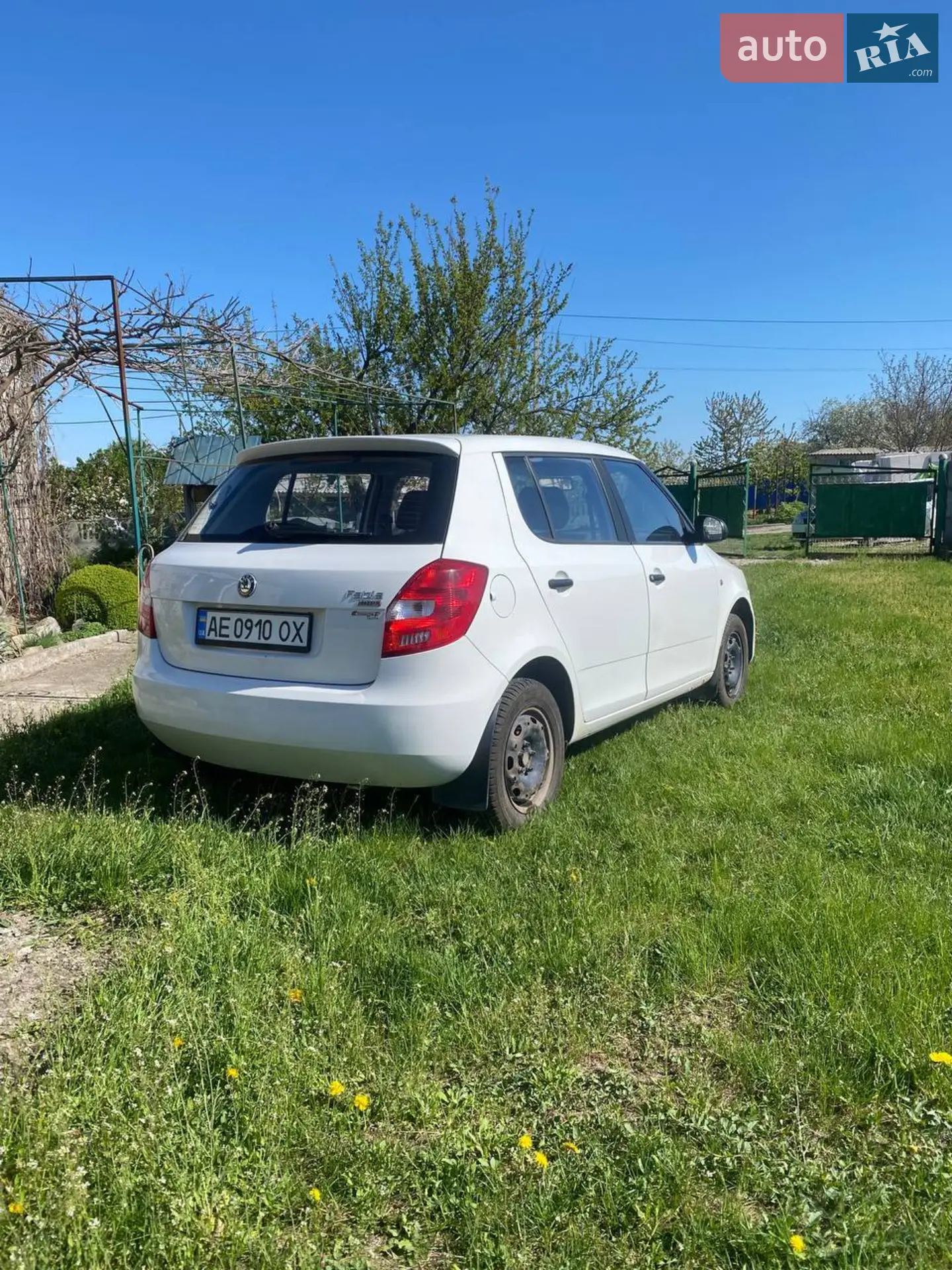 2010 Skoda Fabia - мініатюра 2