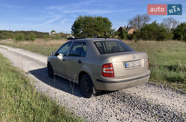 Седан Skoda Fabia 2004 в 