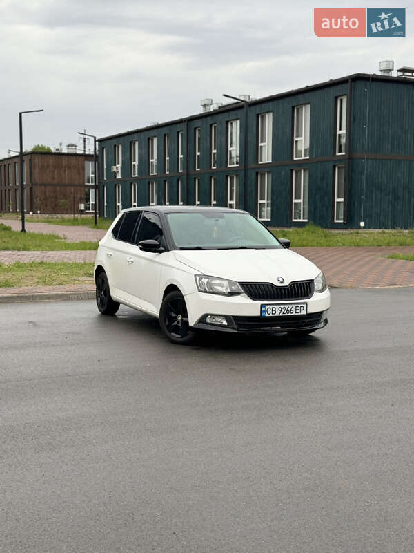 Хэтчбек Skoda Fabia 2015 в 