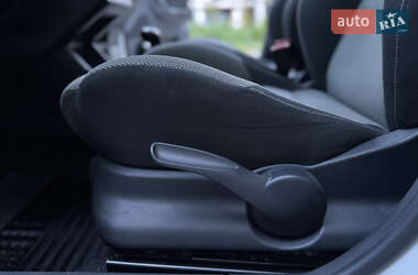 Хэтчбек Skoda Fabia 2012 в 