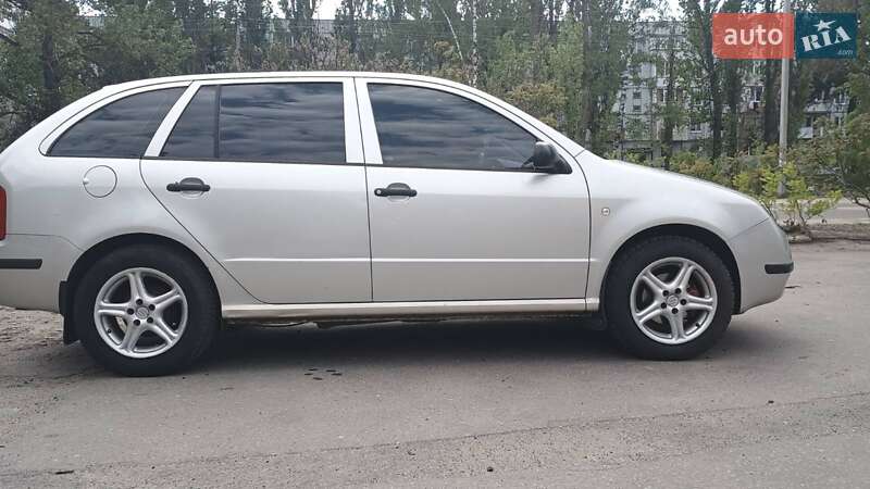 Універсал Skoda Fabia 2003 в Охтирці