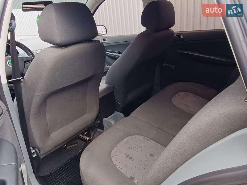 Універсал Skoda Fabia 2003 в Охтирці