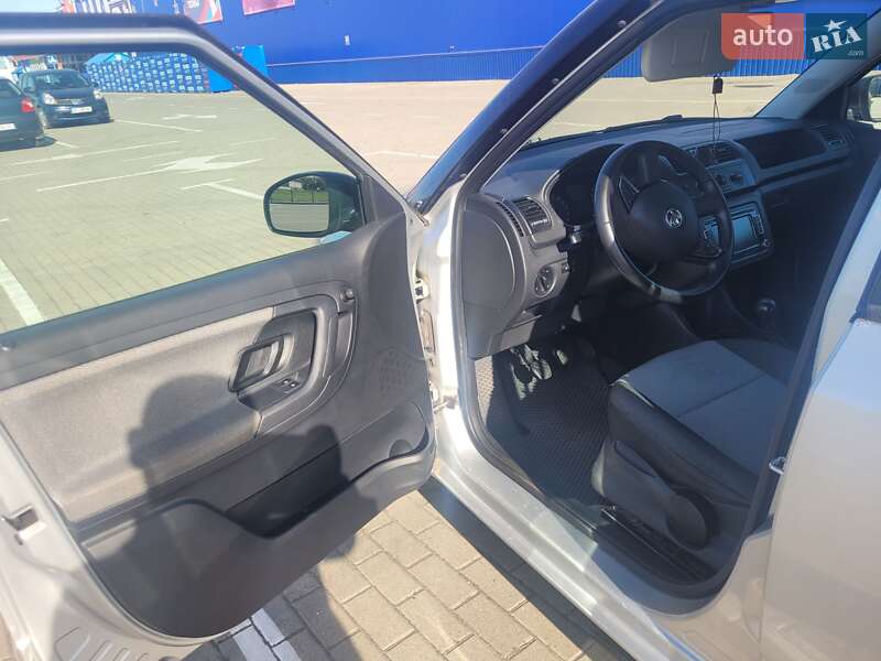Хэтчбек Skoda Fabia 2014 в Нововолынске