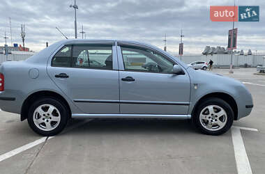 Седан Skoda Fabia 2002 в 