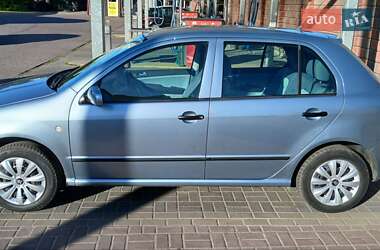 Хетчбек Skoda Fabia 2002 в 
