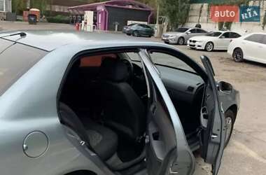 Седан Skoda Fabia 2006 в 