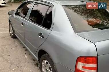 Седан Skoda Fabia 2006 в 
