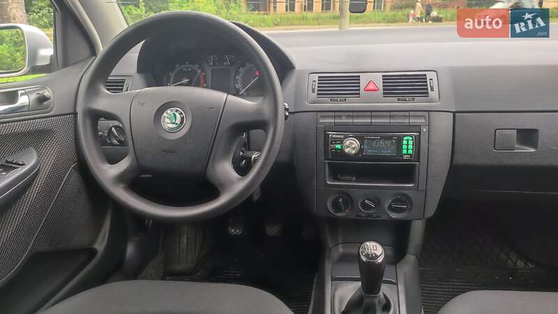 Хетчбек Skoda Fabia 2006 в Дрогобичі