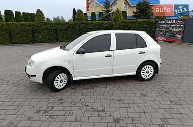 Хетчбек Skoda Fabia 2002 в 