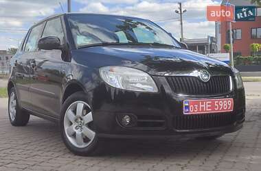 Хетчбек Skoda Fabia 2009 в 