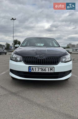 Хетчбек Skoda Fabia 2015 в 