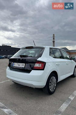 Хетчбек Skoda Fabia 2015 в 