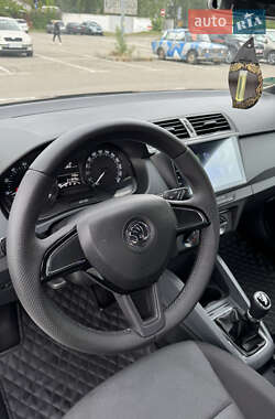 Хетчбек Skoda Fabia 2015 в 