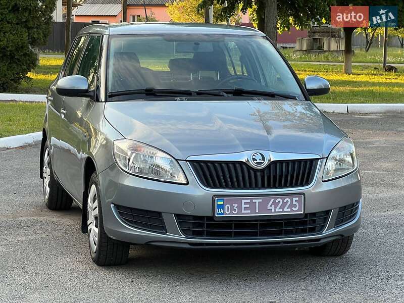 Хэтчбек Skoda Fabia 2014 в Лубнах