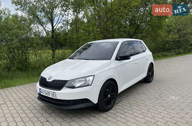 Хэтчбек Skoda Fabia 2016 в Сваляве