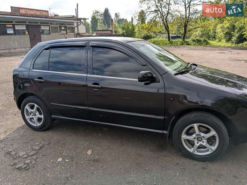 Хетчбек Skoda Fabia 2003 в Новому Розділі