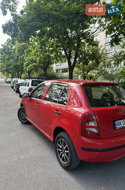 Хетчбек Skoda Fabia 2006 в 