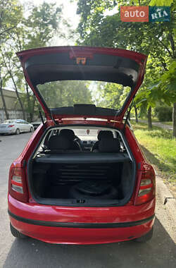 Хетчбек Skoda Fabia 2006 в 