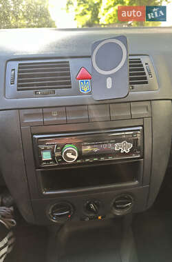 Хетчбек Skoda Fabia 2006 в 
