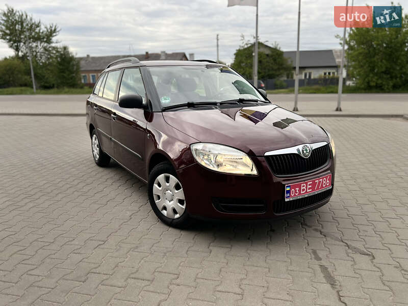 Універсал Skoda Fabia 2010 в Нововолинську