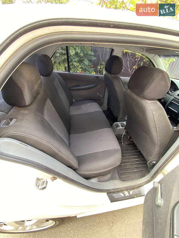 Хэтчбек Skoda Fabia 2002 в Житомире фото 5 Хэтчбек Skoda Fabia 2002 в Житомире